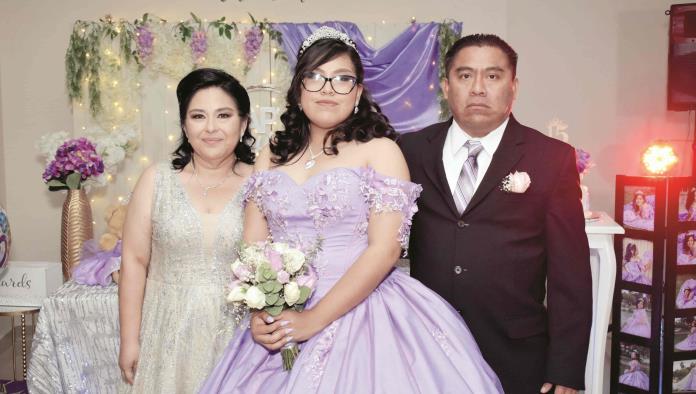 Diana Michelle celebra XV primaveras