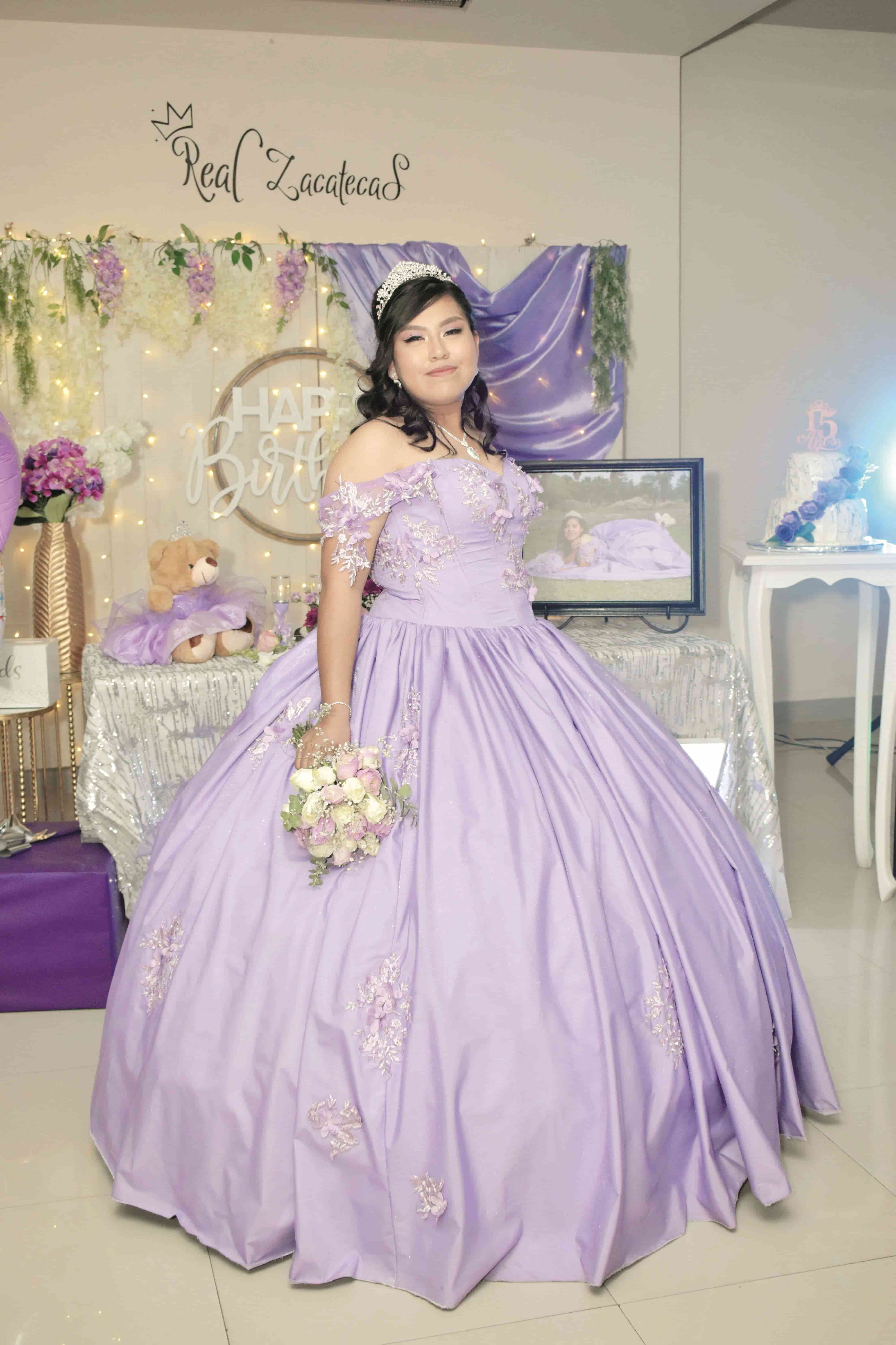 Diana Michelle celebra XV primaveras