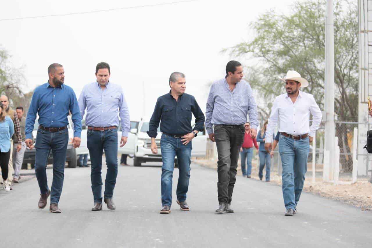SUPERVISAN MIGUEL RIQUELME Y JOSÉ MARÍA MORALES PAVIMENTACIÓN DE CAMINOS RURALES