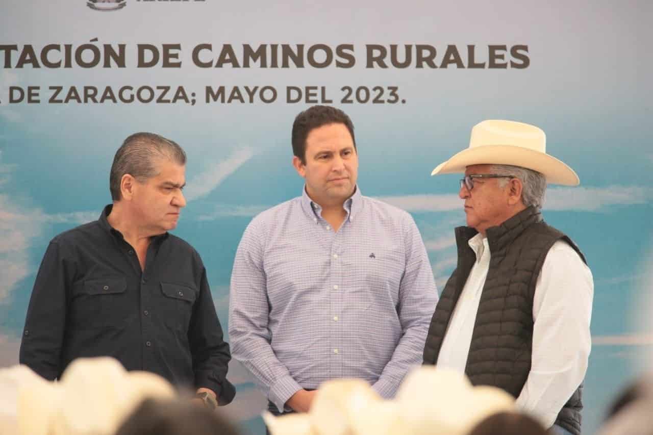 SUPERVISAN MIGUEL RIQUELME Y JOSÉ MARÍA MORALES PAVIMENTACIÓN DE CAMINOS RURALES