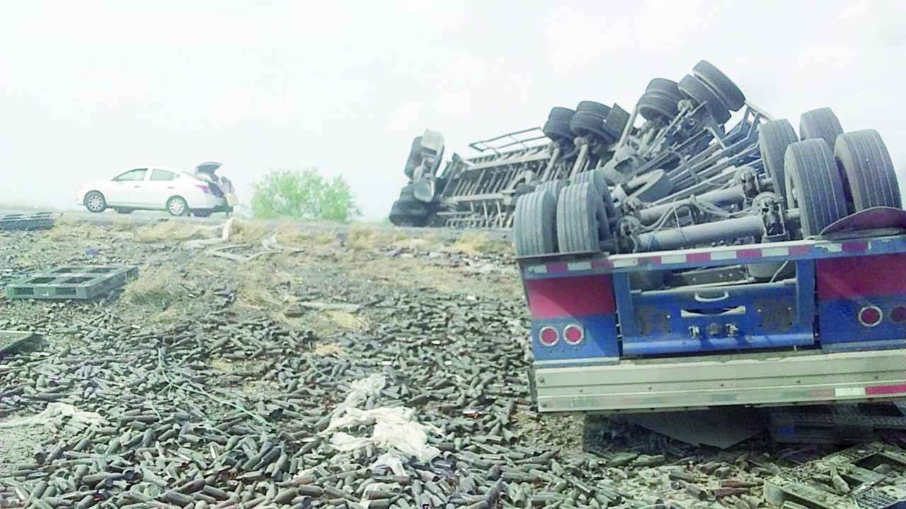 ‘Acuesta’ tráiler en la carretera 53