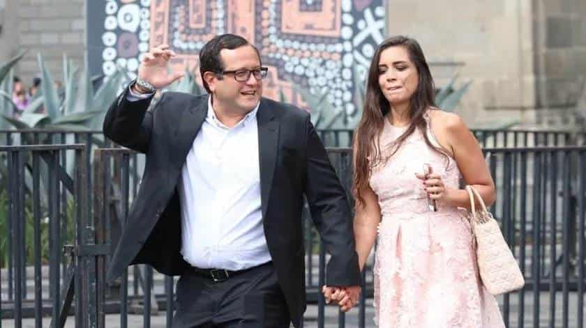 Carolyn Adams, esposa de hijo de AMLO, pide que dejen a su familia en paz