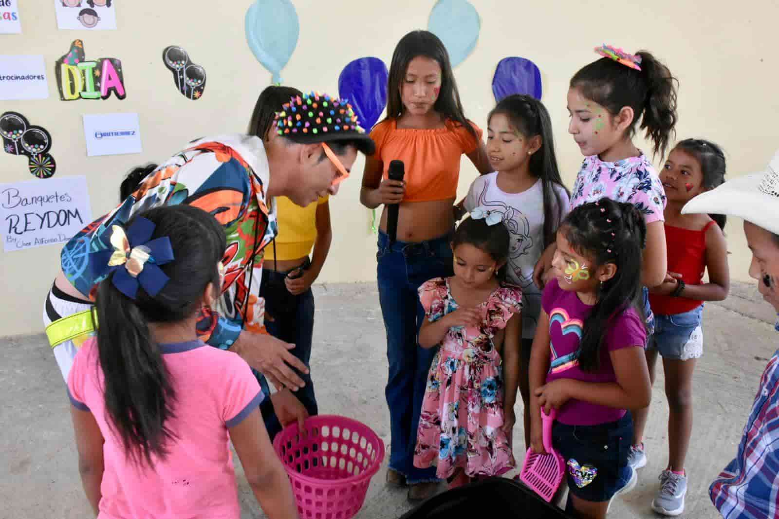Gran festejo a niños en ejidos