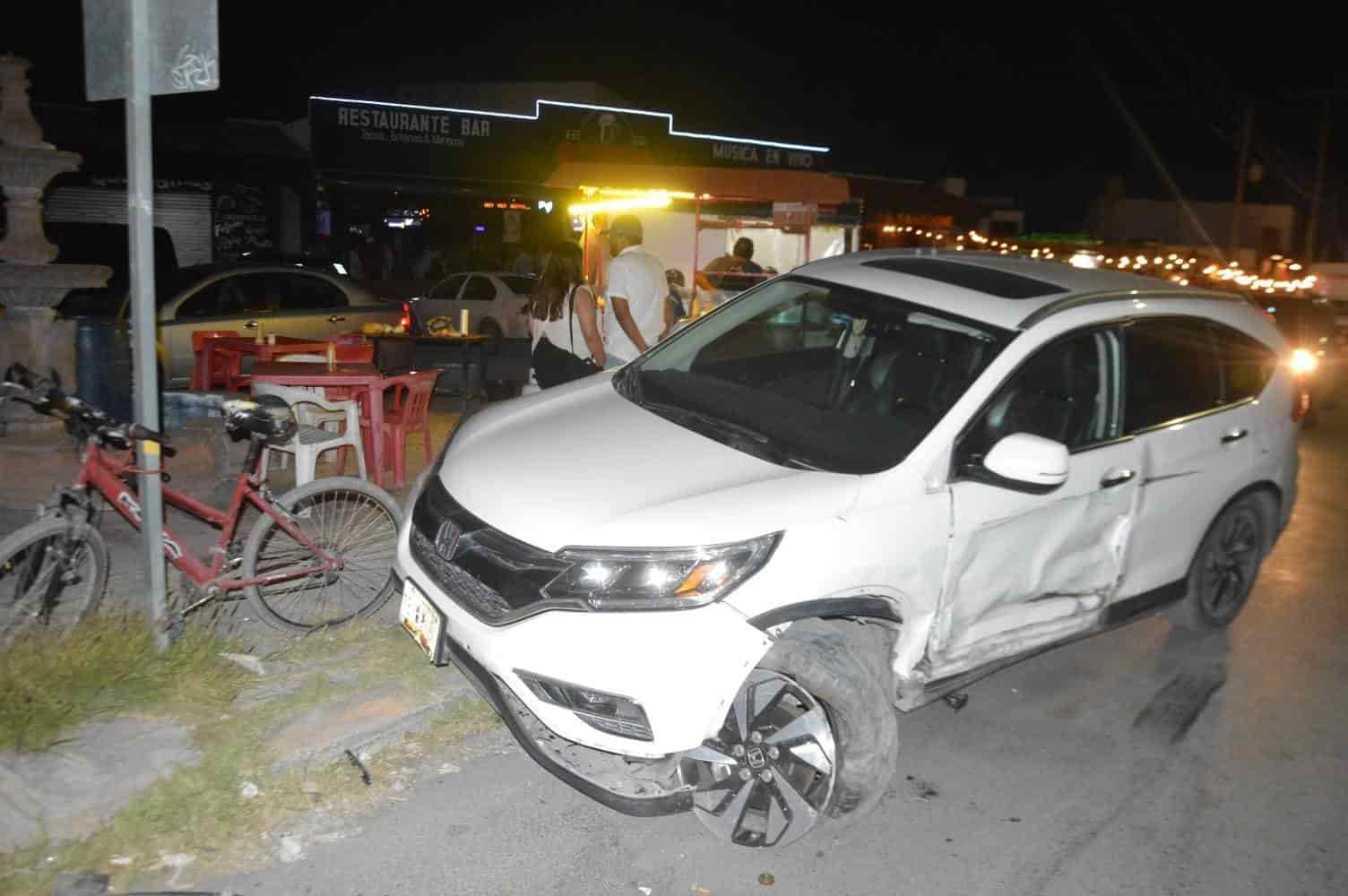 Se estampa en camioneta