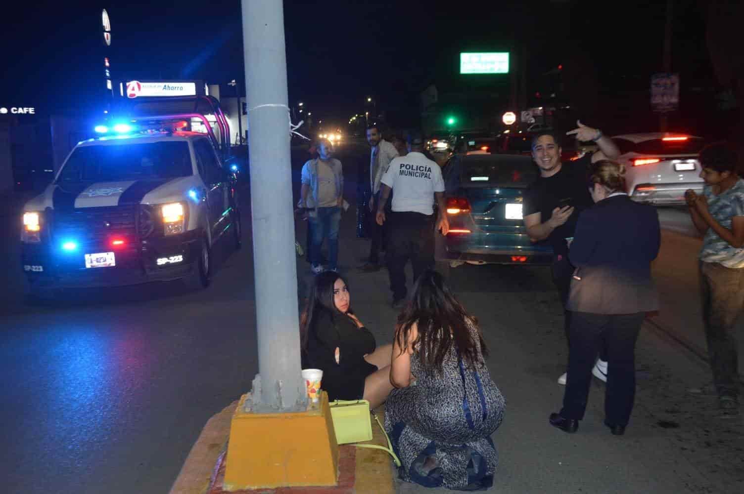 Se estampa en camioneta