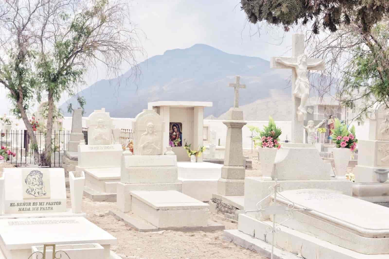 Limpia Ciénegas el Panteón municipal
