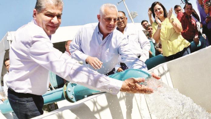 Supervisa Miguel Riquelme pozo de agua La Hacienda