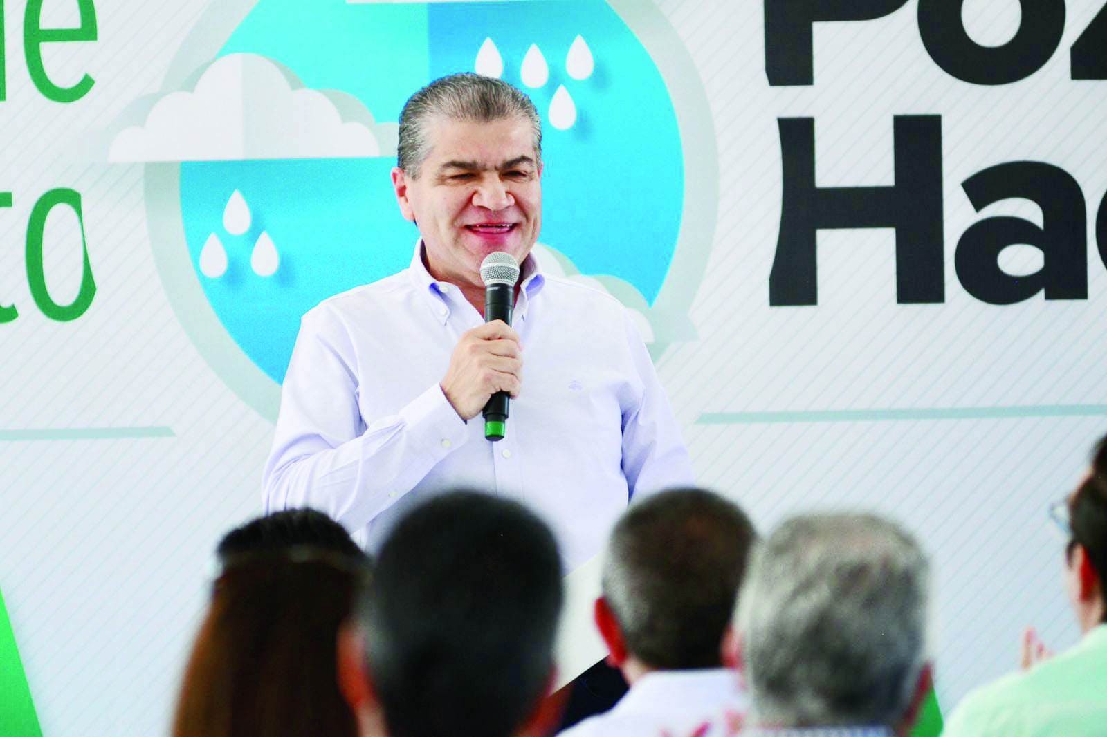 Supervisa Miguel Riquelme pozo de agua La Hacienda