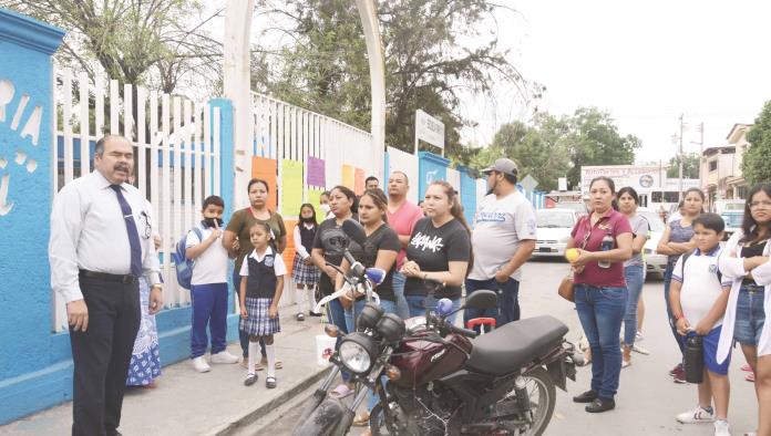 Cierran escuela Ford
