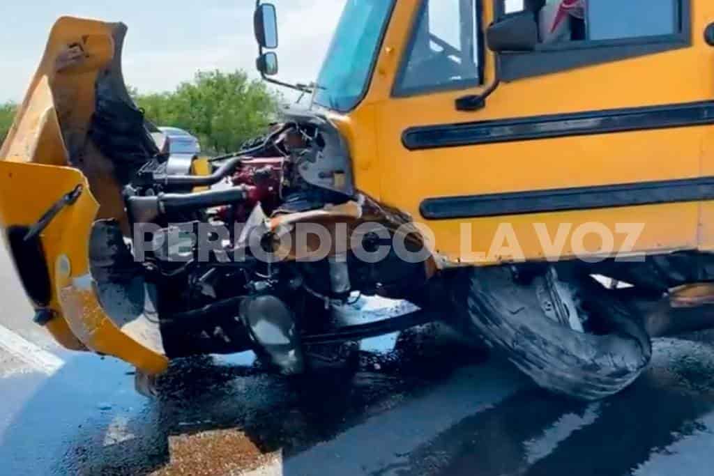 Fatal encontronazo en la 57 deja un muerto y 3 estudiantes lesionados