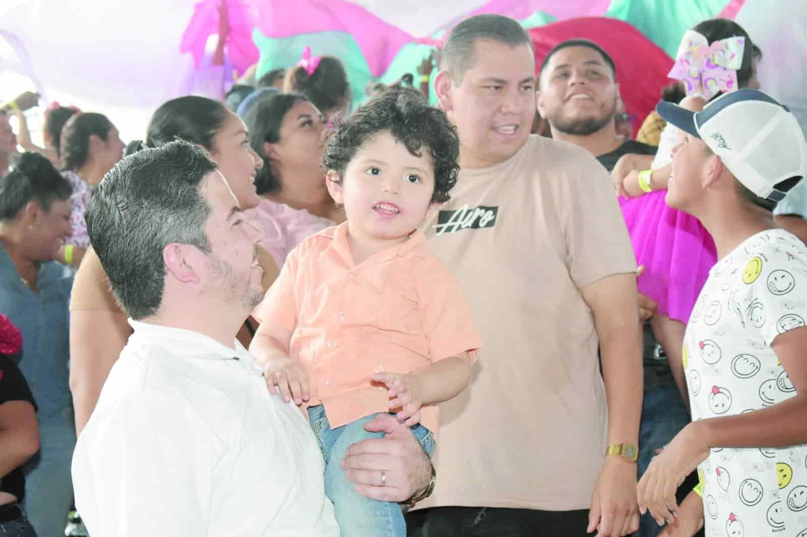 Festejan día del niño