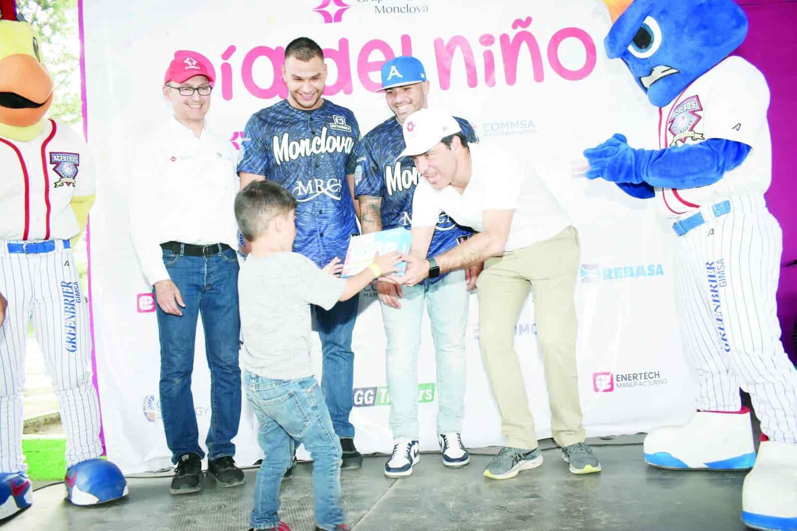 Festejan día del niño