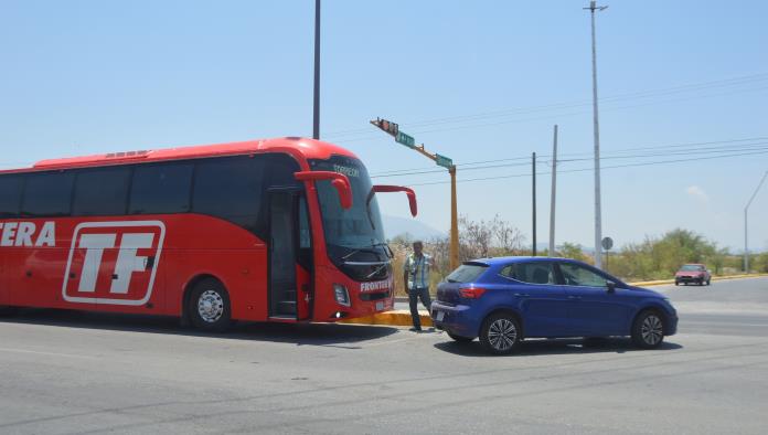 Le da ‘recargón’ a auto compacto