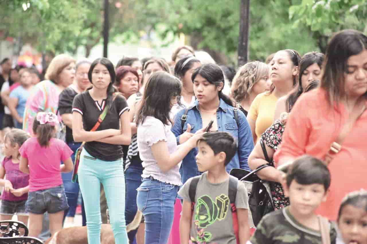 Festeja Hugo a las madres