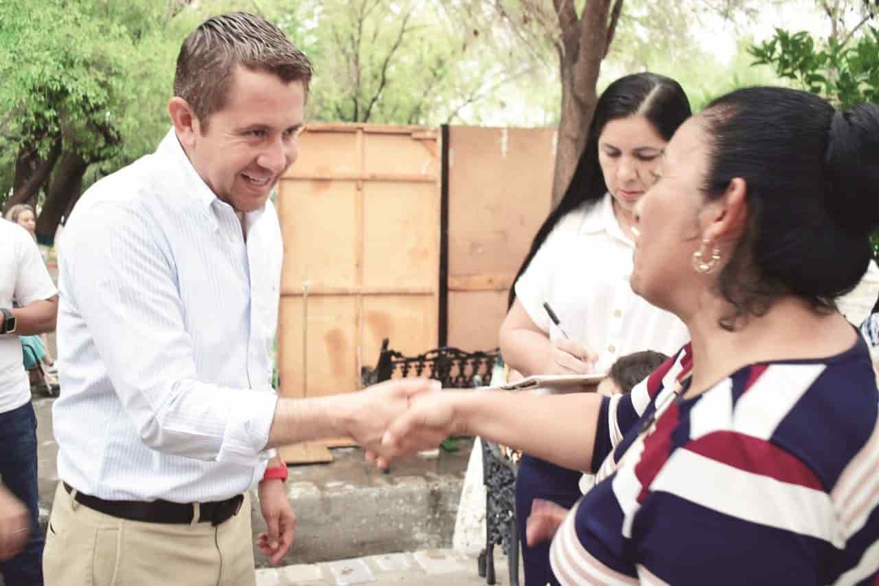 Festeja Hugo a las madres