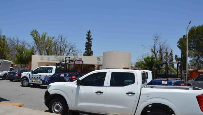 Amenaza alumno con “plomear” a maestros