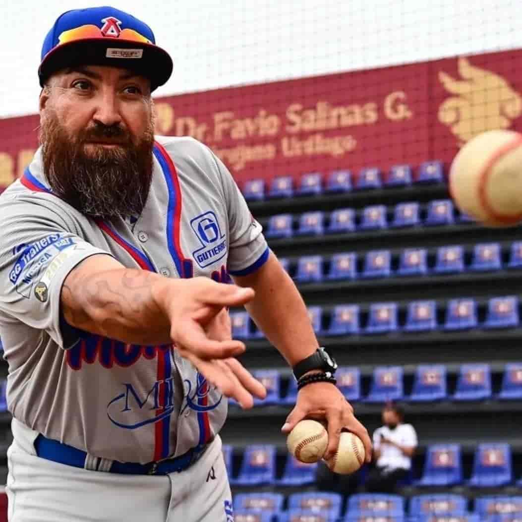 Regresa Francisco Villegas al bullpen