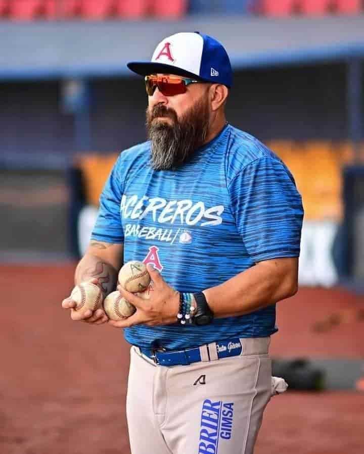 Regresa Francisco Villegas al bullpen