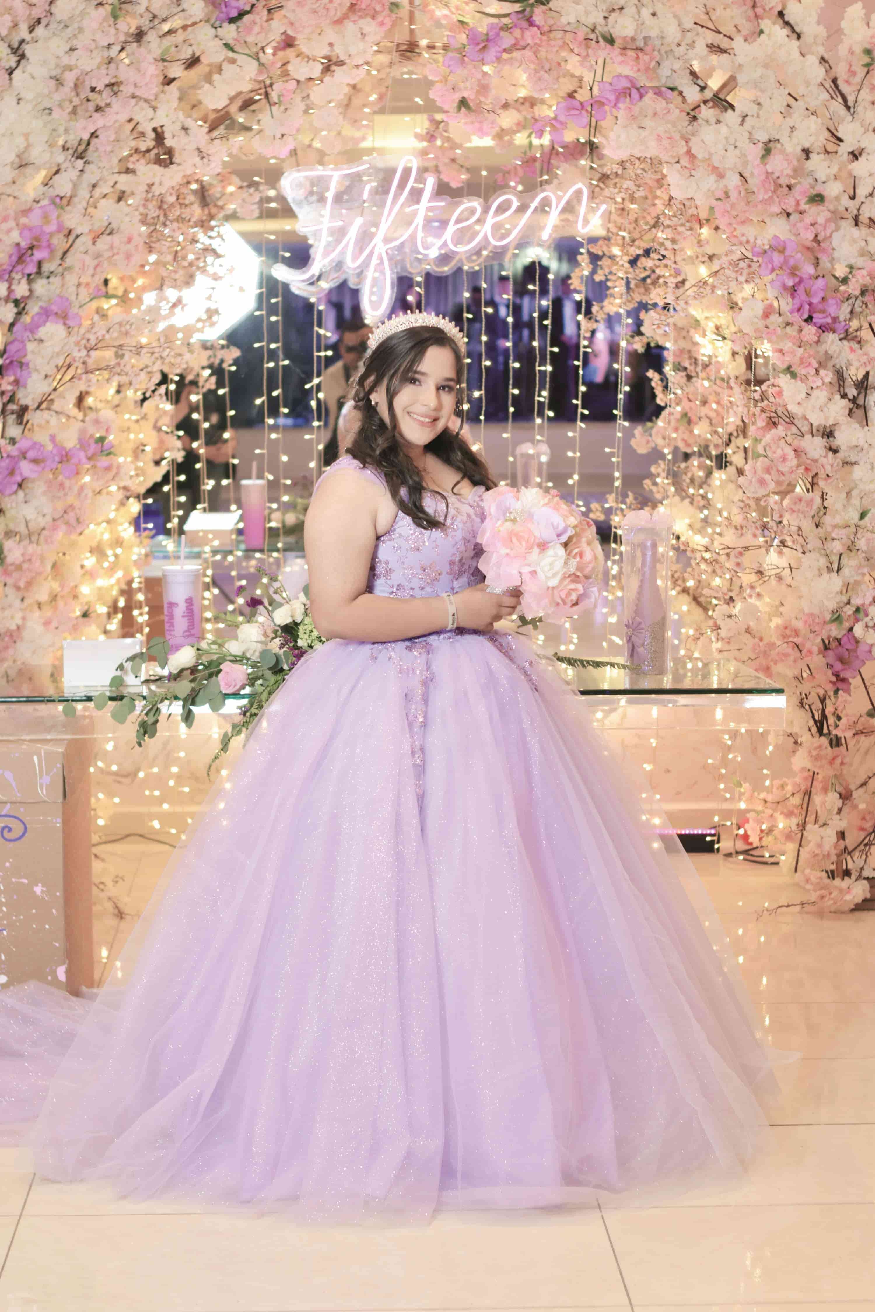 Vanessa recibe sus XV primaveras
