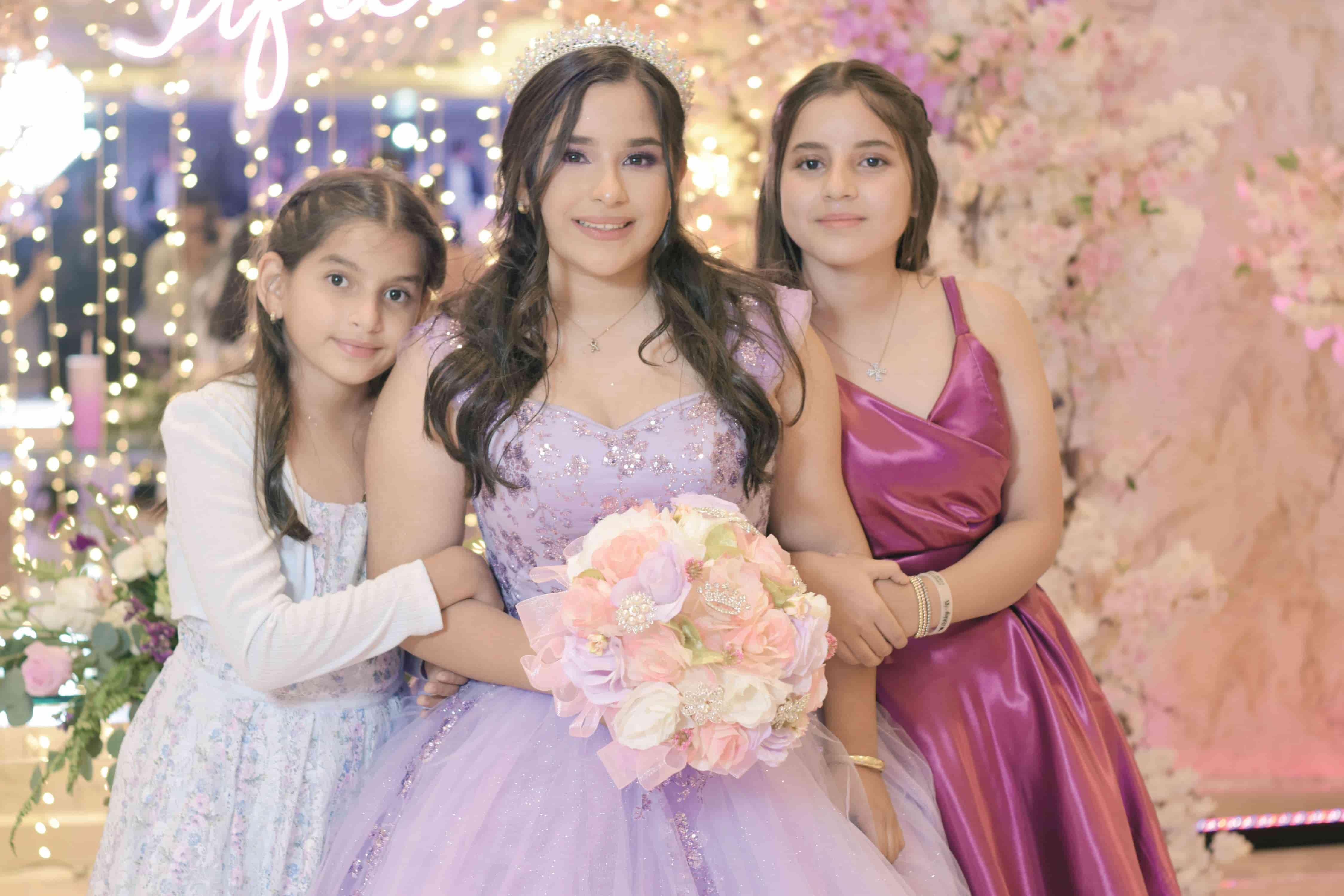 Vanessa recibe sus XV primaveras