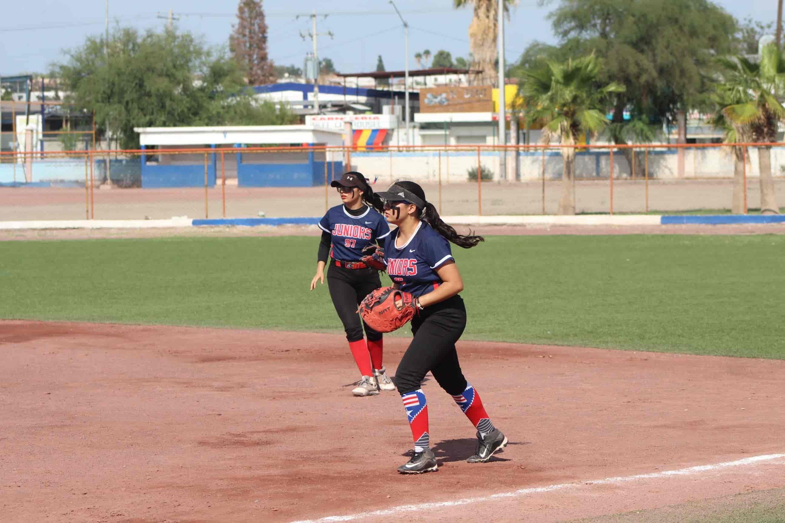 Juniors se impone en el diamante