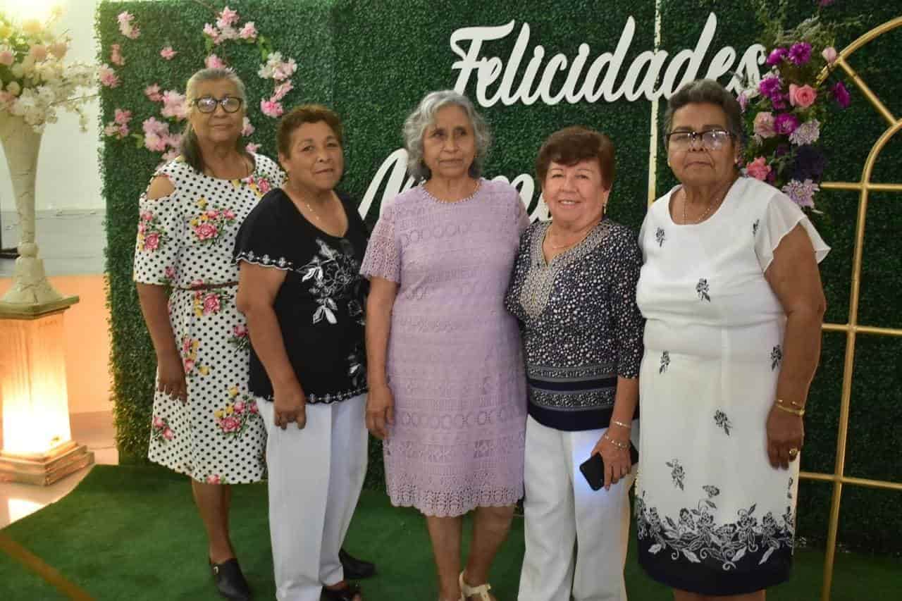 Festejan a mamás