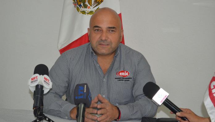 Explota IP contra Adán Augusto