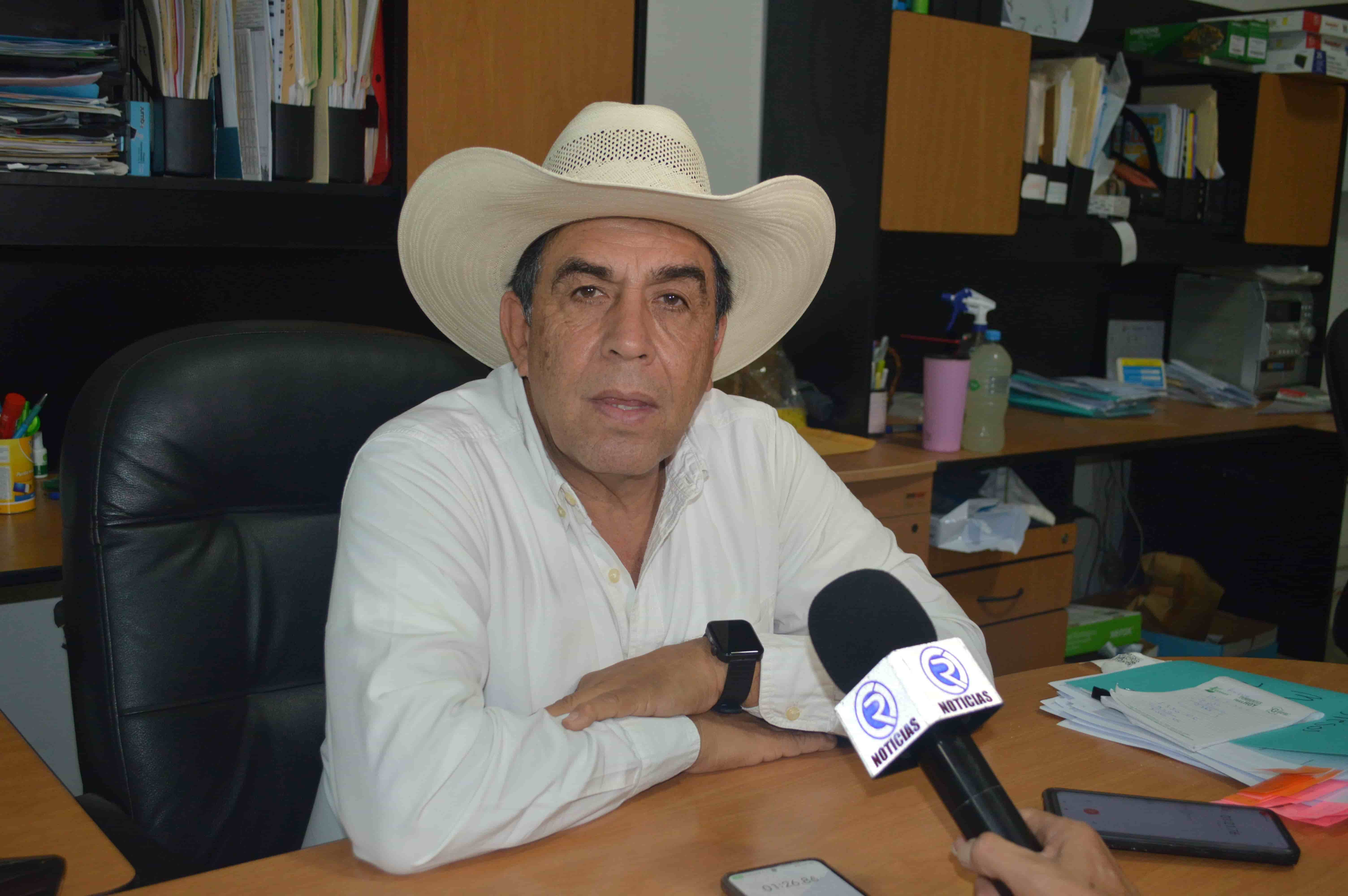 Explota IP contra Adán Augusto