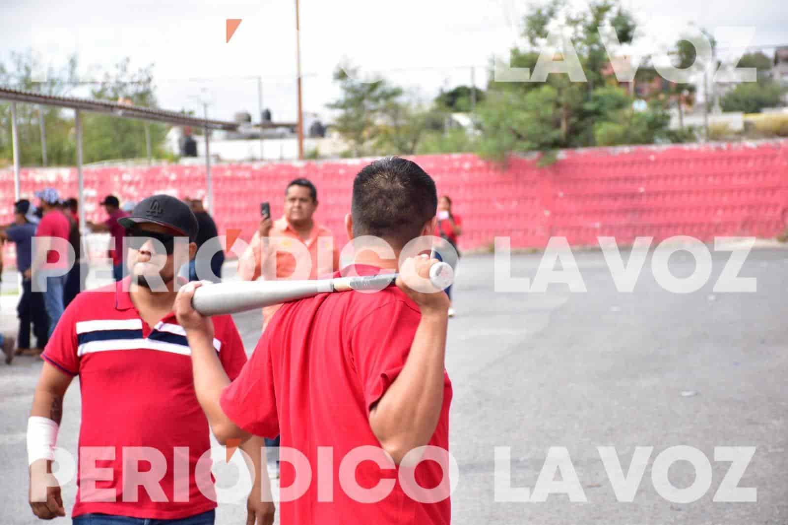 Con piedras y palos se arman “Napistas”