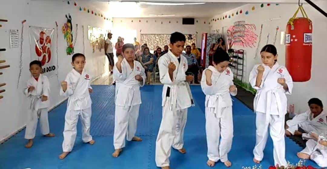 Promueven nuevas cintas en Sakura Dojo