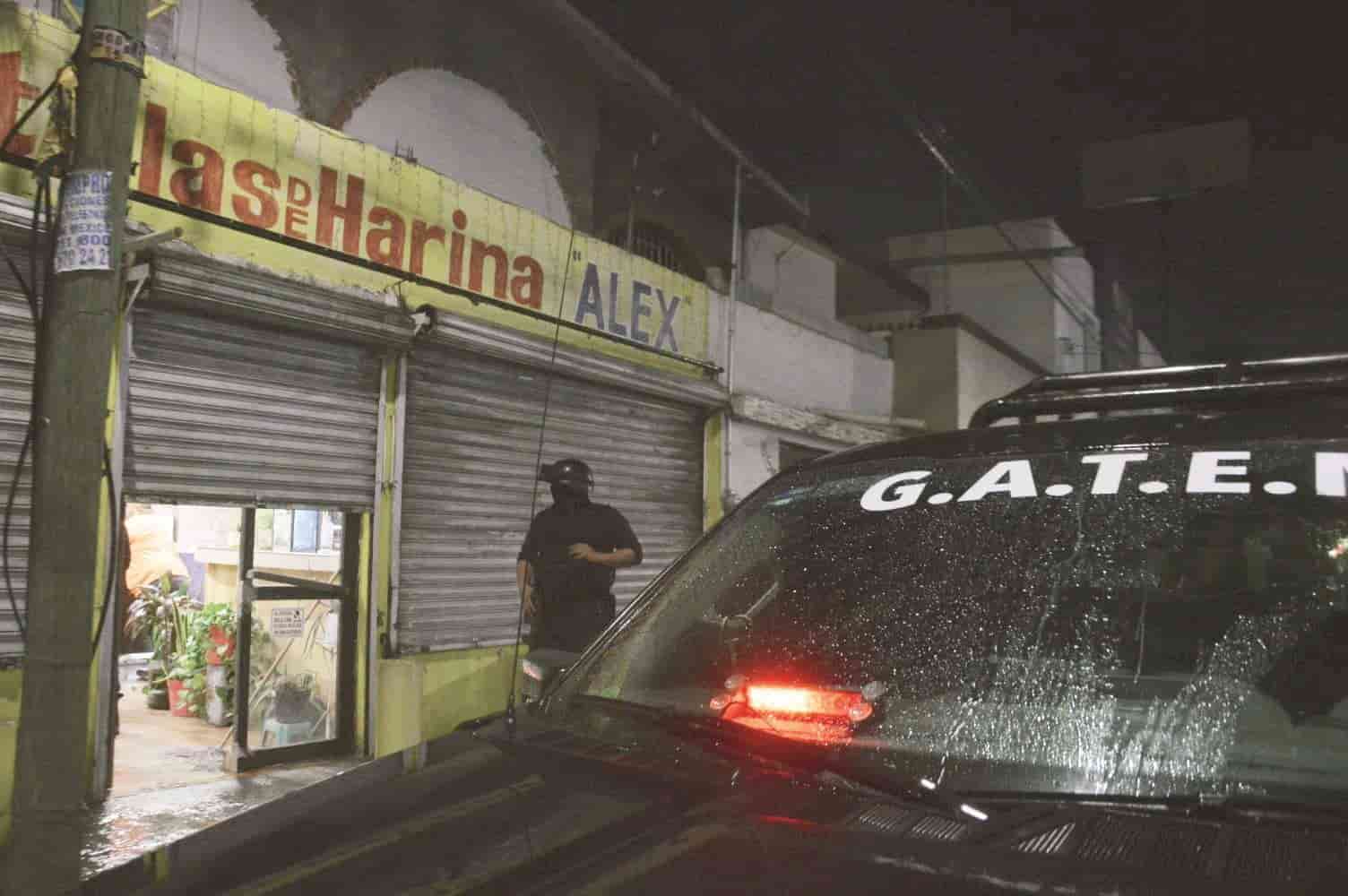 En jaque policías por Banda de asaltantes
