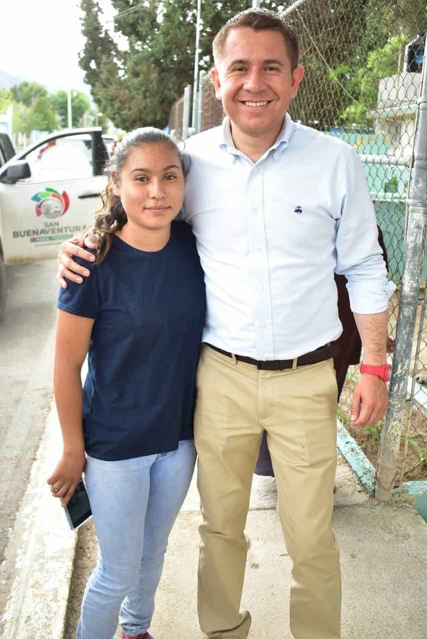 Festeja Hugo a mamás de ejidos