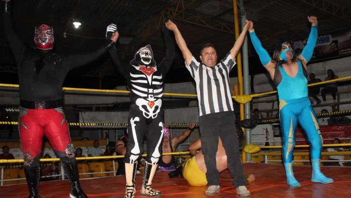Súper Parka, Hijo de Volador y Desalmado Ibarra aplastaron a los rudos