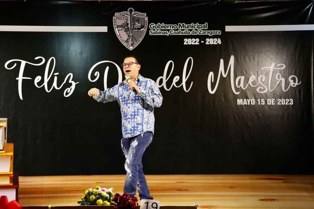 En Sabinas reconocen a maestros