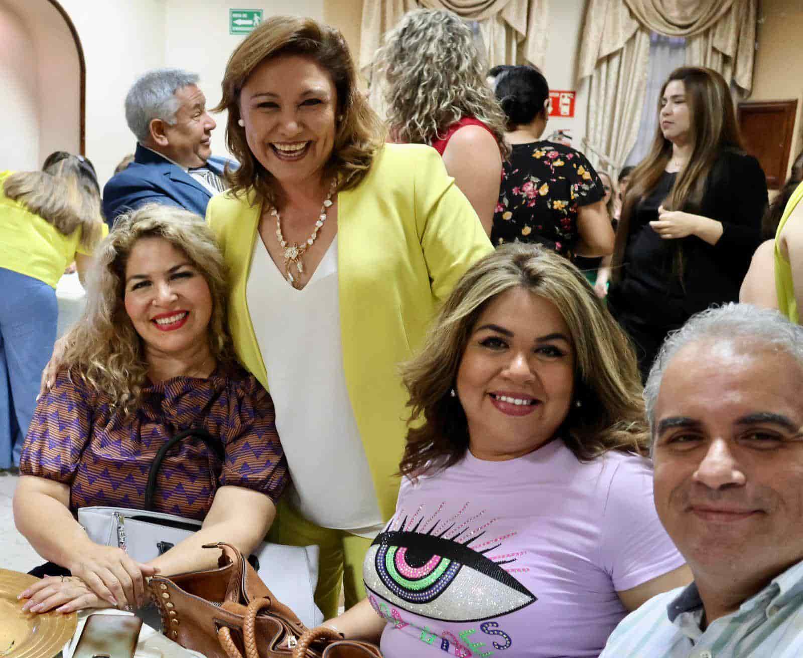 En Sabinas reconocen a maestros