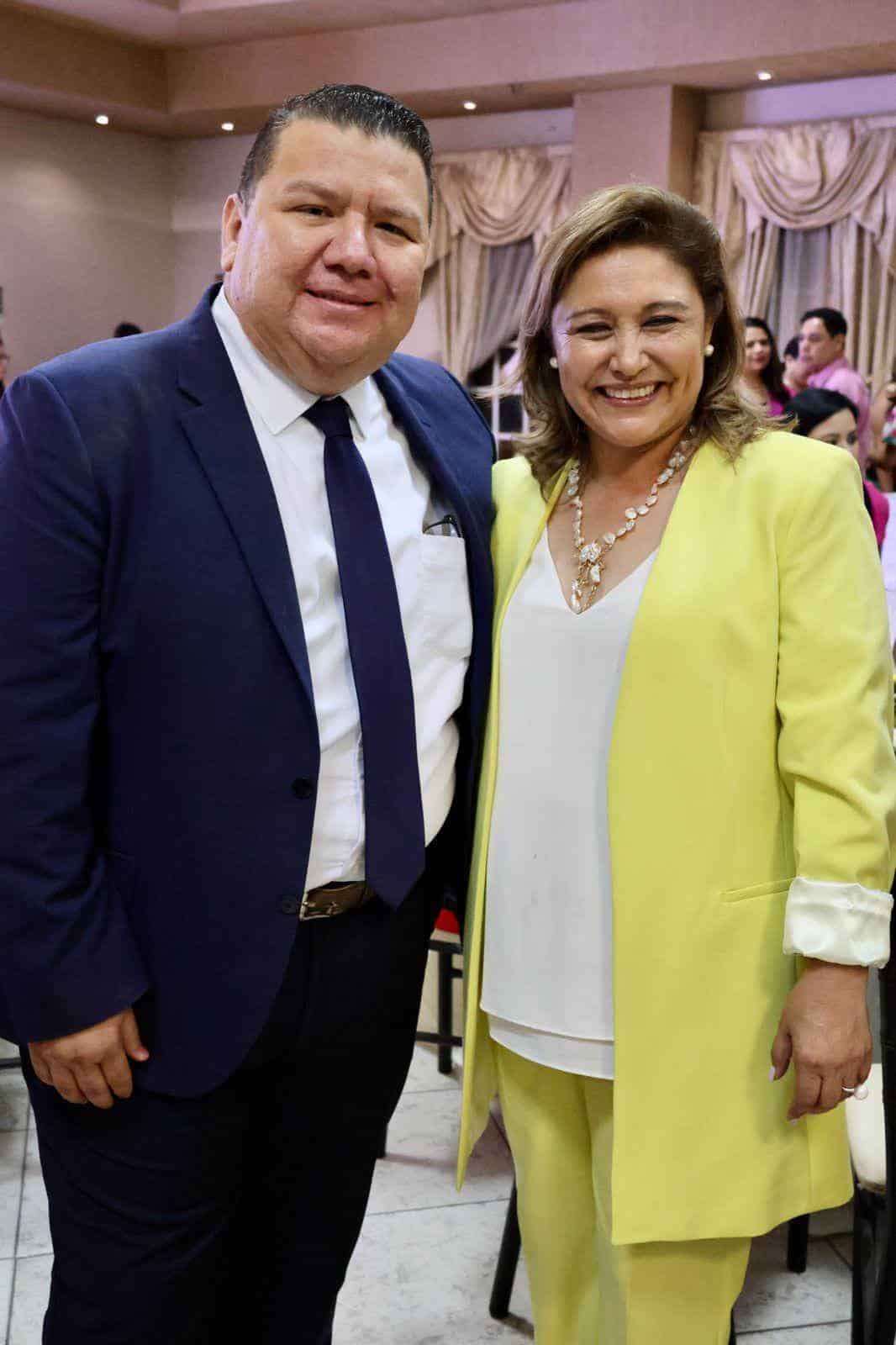 En Sabinas reconocen a maestros