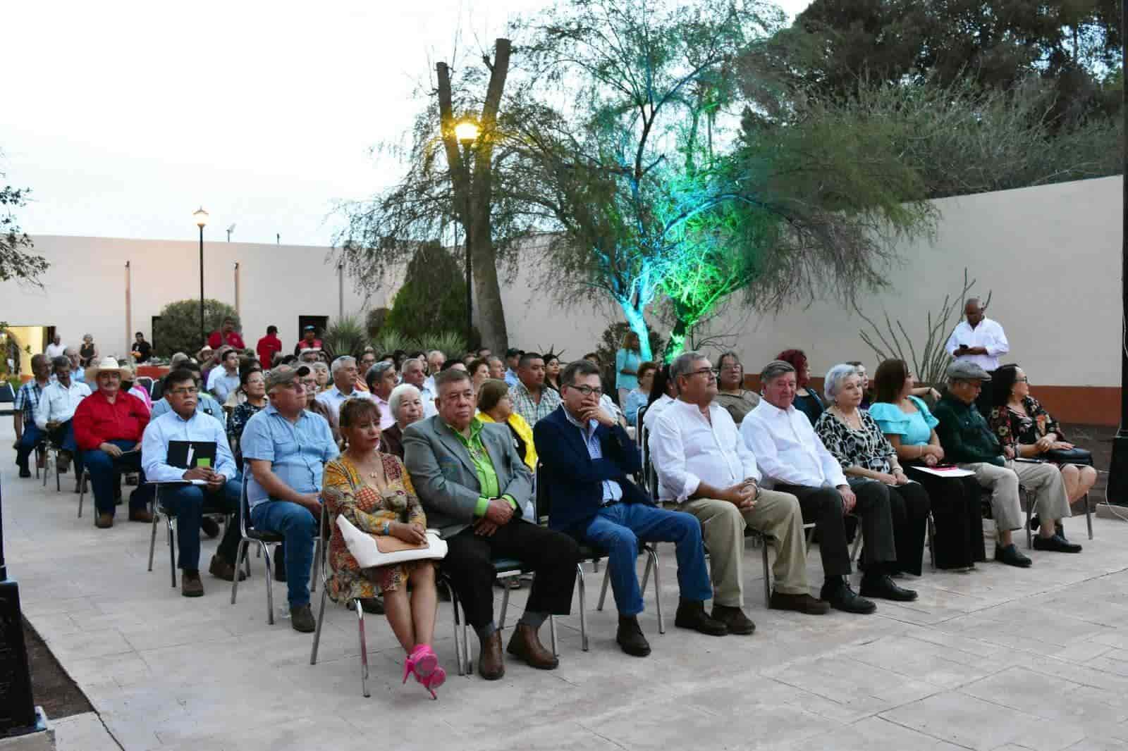 Presentan libros de Carranza y Murguía