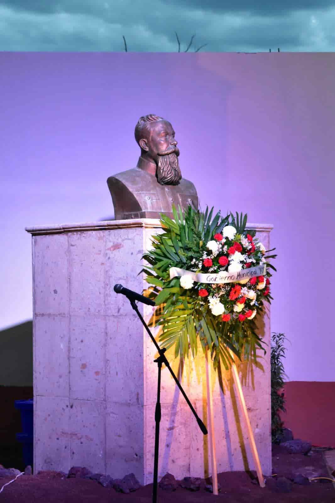 Presentan libros de Carranza y Murguía