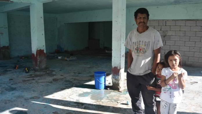 En Castaños Abandona madre a sus dos hijos