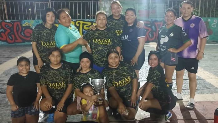 Alza la copa Dep Muñoz ante las Rodriguez