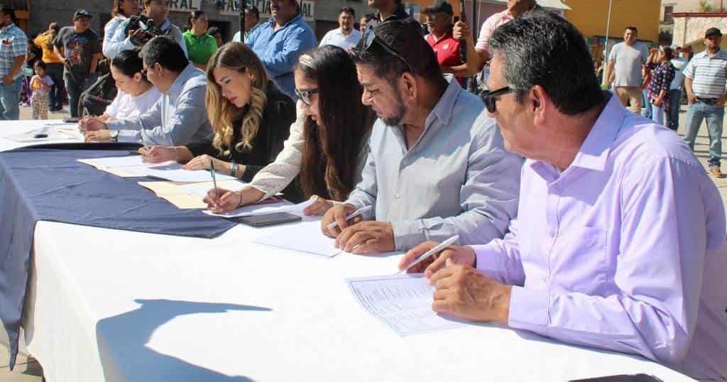 Celebran estudiantes con Desfile Chusco