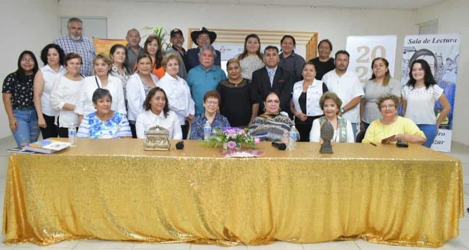 Presentan obra literaria  “Mujeres que hablan latín”