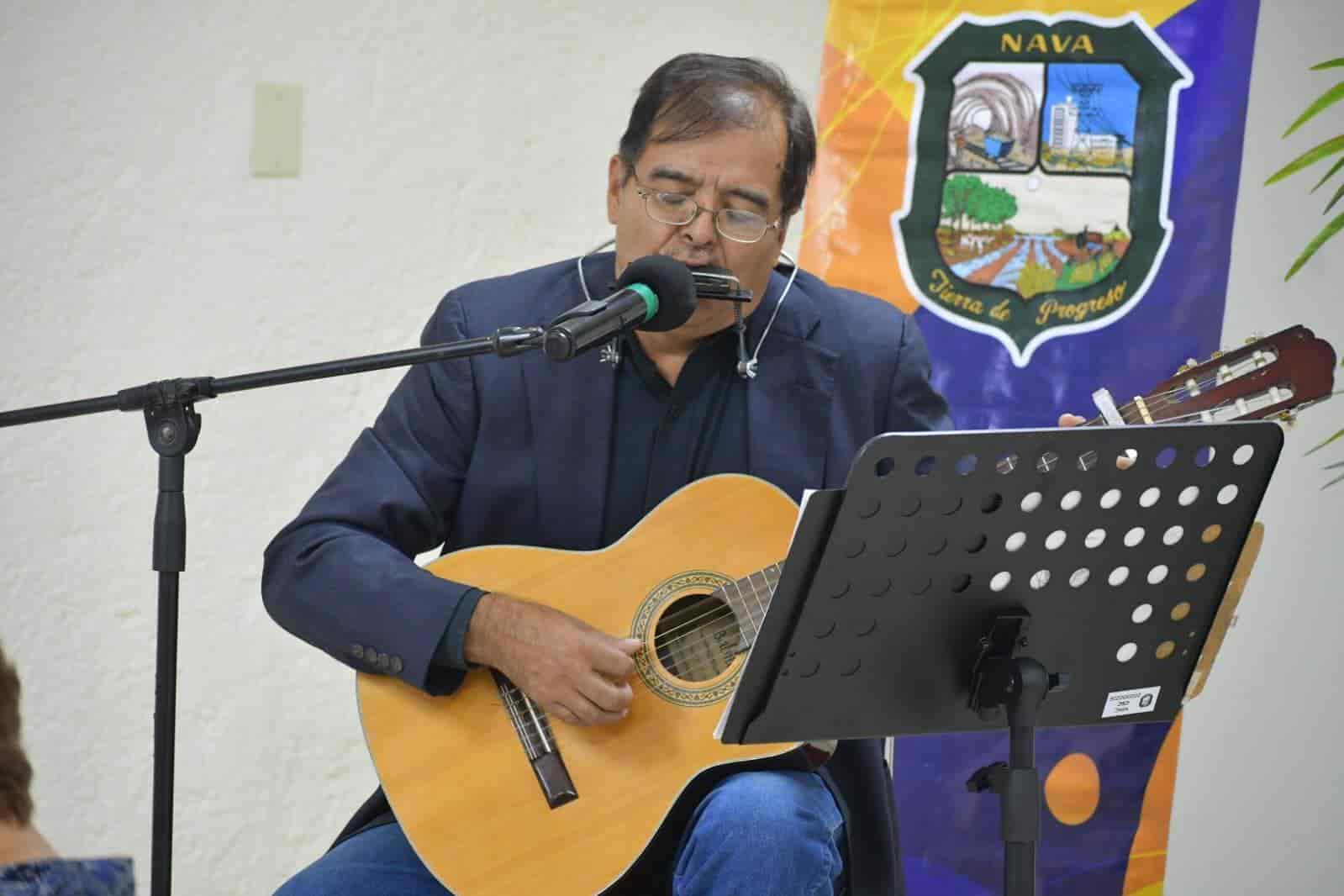 Presentan obra literaria  “Mujeres que hablan latín”