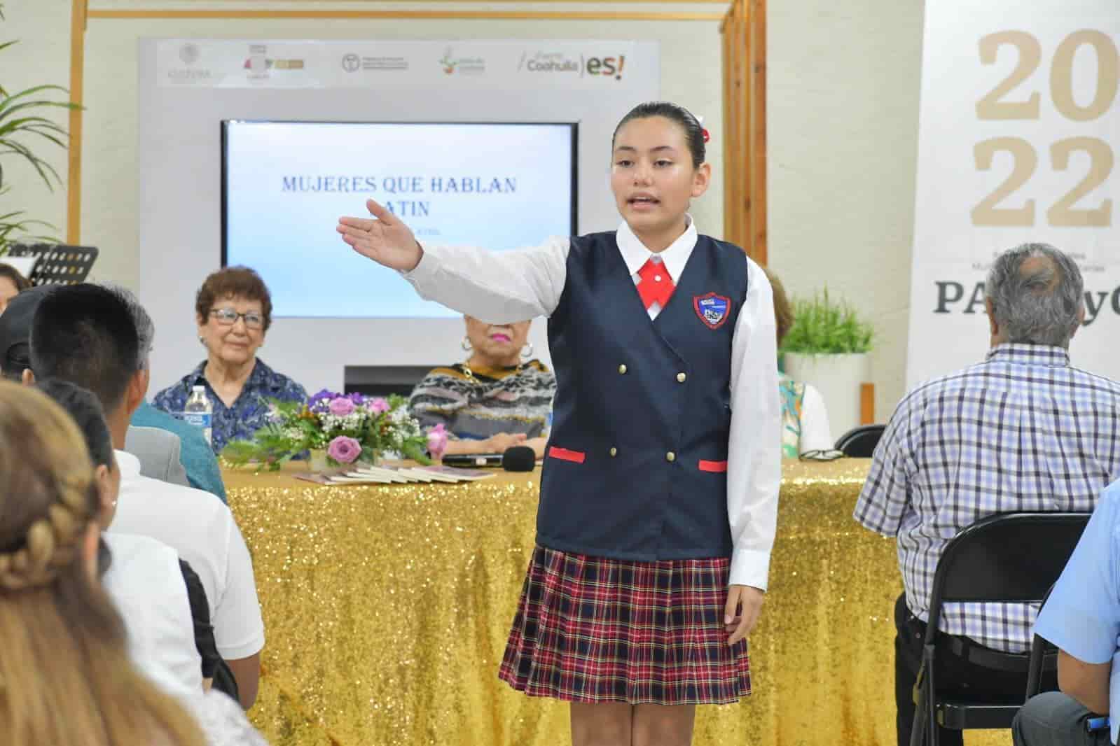 Presentan obra literaria  “Mujeres que hablan latín”
