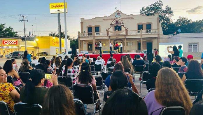 Realizan domingo familiar y cultural