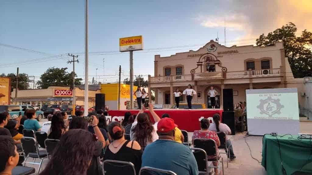 Realizan domingo familiar y cultural