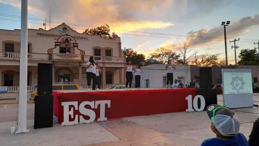 Realizan domingo familiar y cultural