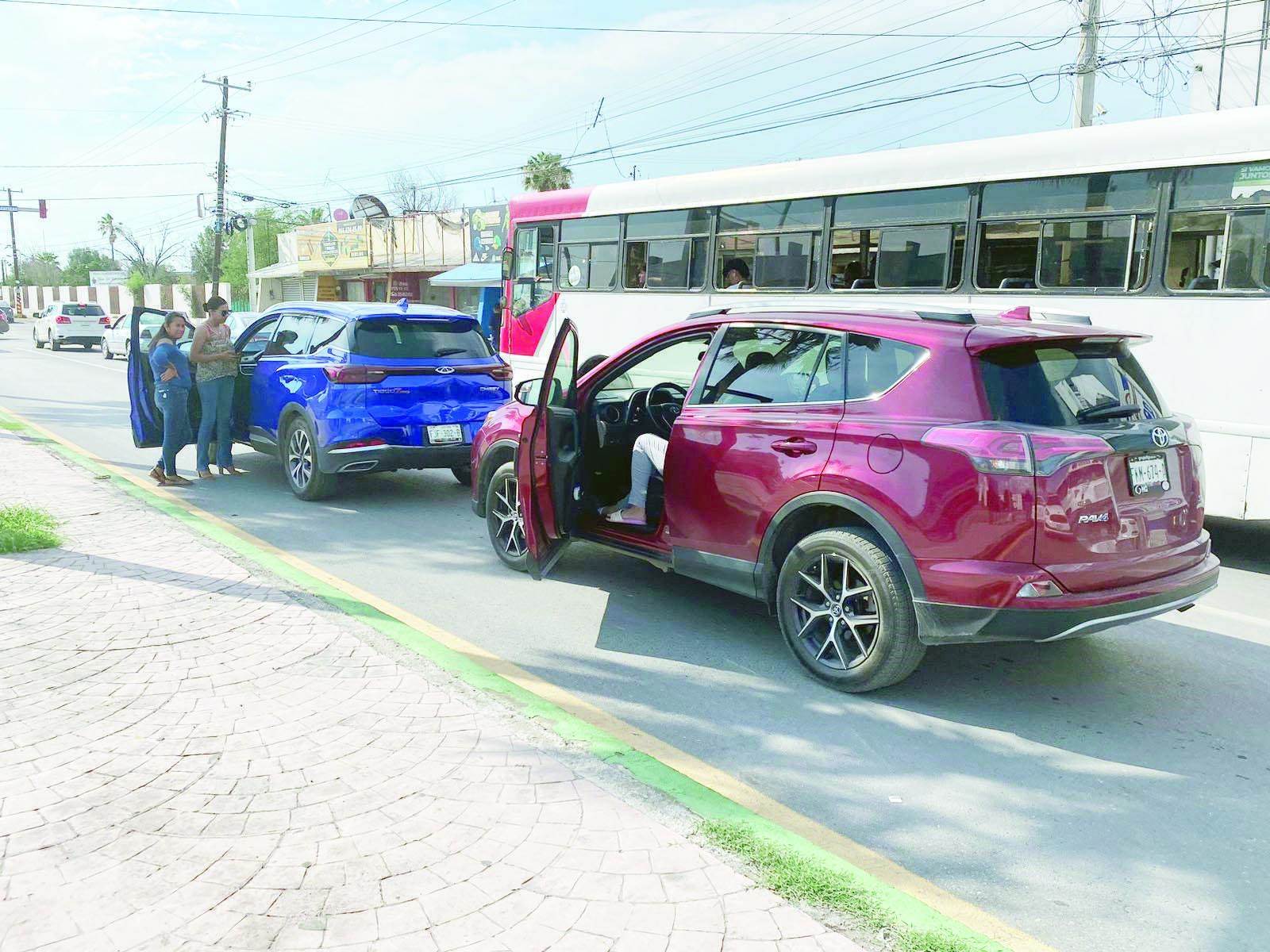 Chocan mujeres En bulevar Juárez