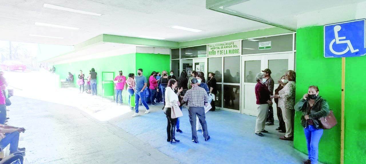 Dependen ciudadanos de médicos de colonias