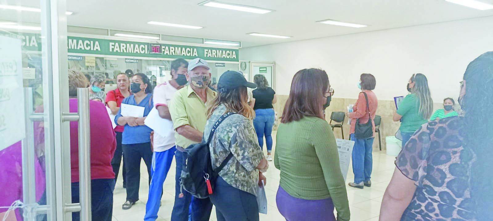 Dependen ciudadanos de médicos de colonias